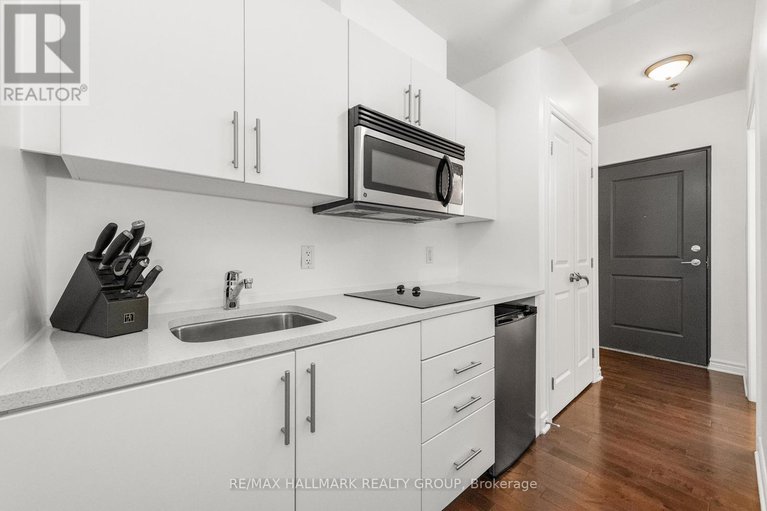29052928/103-429-kent-street/ottawa-centre/ottawa/ontario/K2P1B5_13