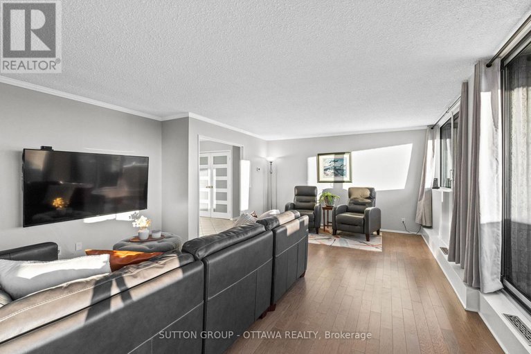 28981309/3360-southgate-road/south-keys/ottawa/ontario/K1V9A6_17