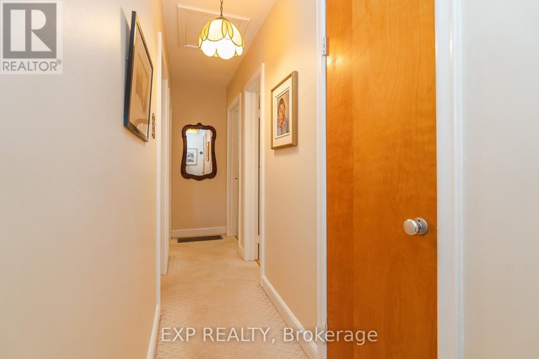 29139161/504-thessaly-circle/alta-vistafaircrest-heights/ottawa/ontario/K1H5W5_20