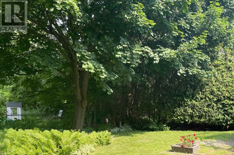 29172924/30-juniper-court/borden-farmstewart-farmcarleton-heightsparkwood-hills/ottawa/ontario/K2E5M6_32