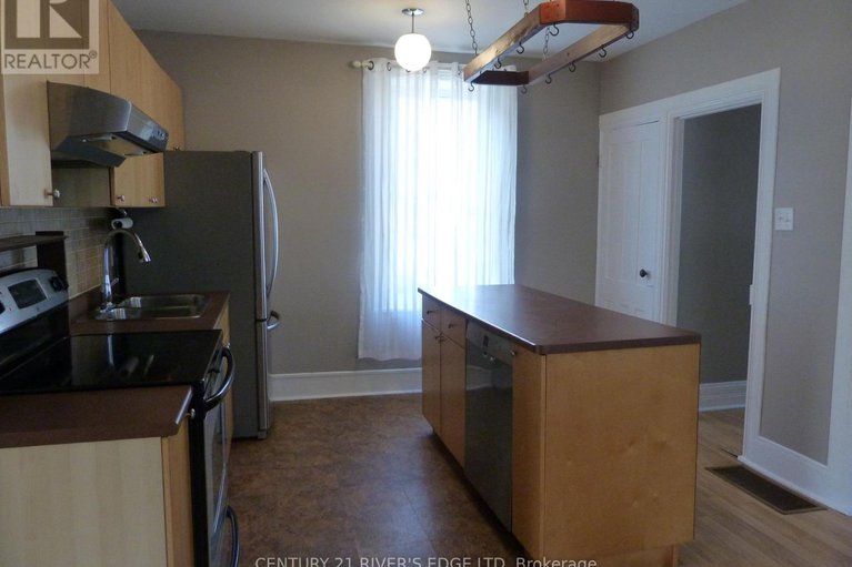 28536182/468-gladstone-street-n/winchester/north-dundas/ontario/K0C2K0_7