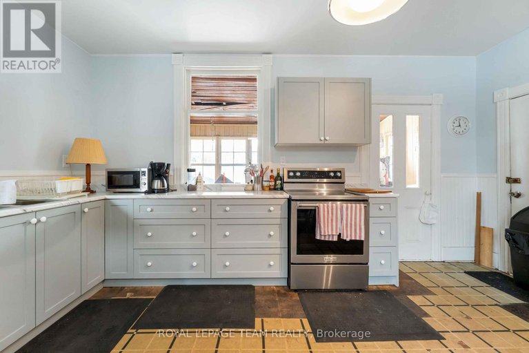 29307487/56-grosvenor-avenue/old-ottawa-south/ottawa/ontario/K1S4S2_12