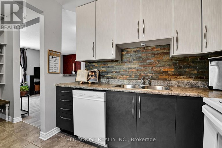 29636677/18-1250-mcwatters-road/queensway-terrace-southridgeview/ottawa/ontario/K2C3P5_12