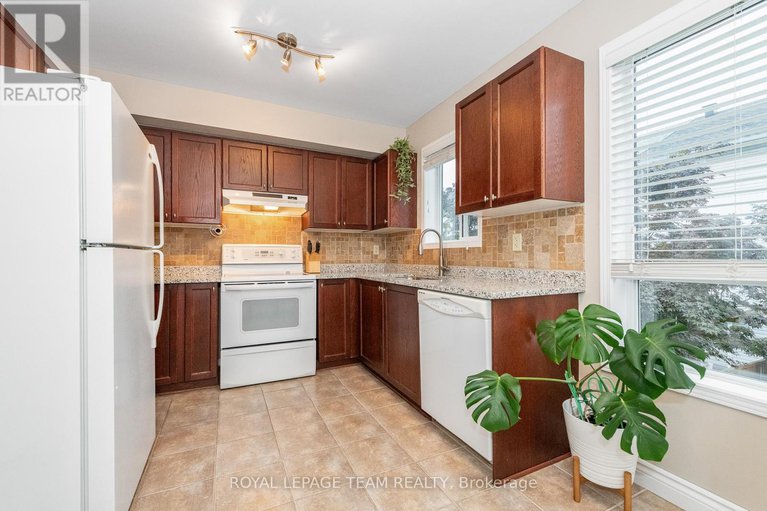 28579289/126-wharhol-private/westcliffe-estates/ottawa/ontario/K2H1G6_19