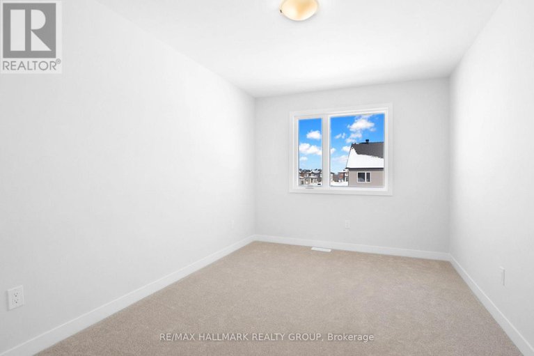 29360428/1944-hawker-private/huntley-ward-south-east/ottawa/ontario/K2M0M5_23