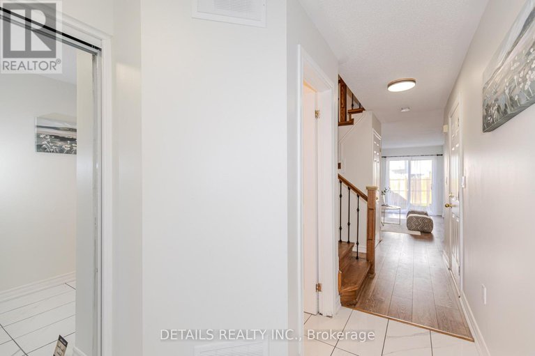 29074499/2592-crosscut-terrace/emerald-woodssawmill-creek/ottawa/ontario/K1T4A1_2