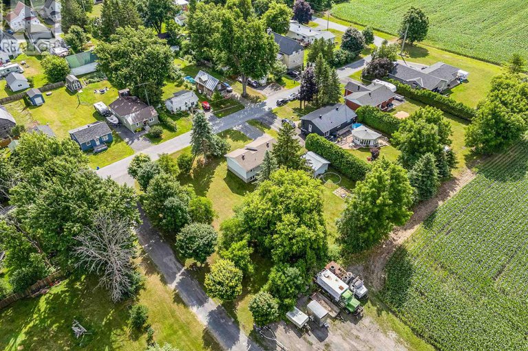 28587958/17-casselman-street/finch/north-stormont/ontario/K0C1K0_32
