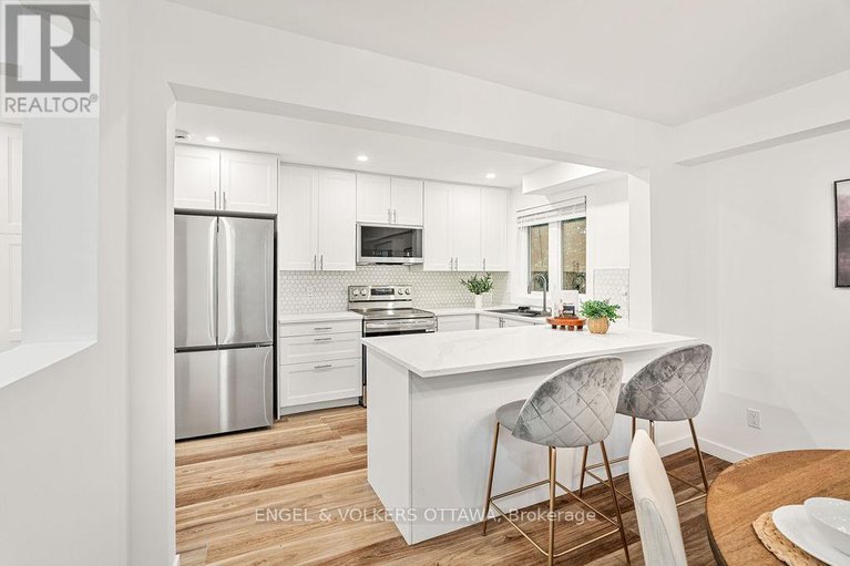 28918129/12-bayside-private/mooneys-bayriverside-park/ottawa/ontario/K1V9R3_11