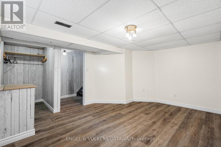 28917189/933-greenbriar-avenue/carleton-heights/ottawa/ontario/K2C0J8_32