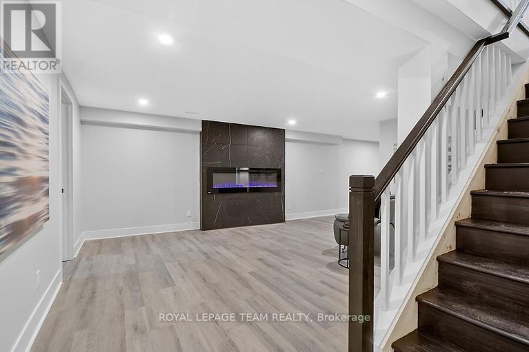 29396926/6636-marina-drive/manotick-south-to-roger-stevens/ottawa/ontario/K4M1B3_27