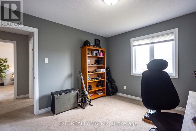 28492201/228-olde-towne-avenue/village-of-russell/russell/ontario/K4R0B3_30