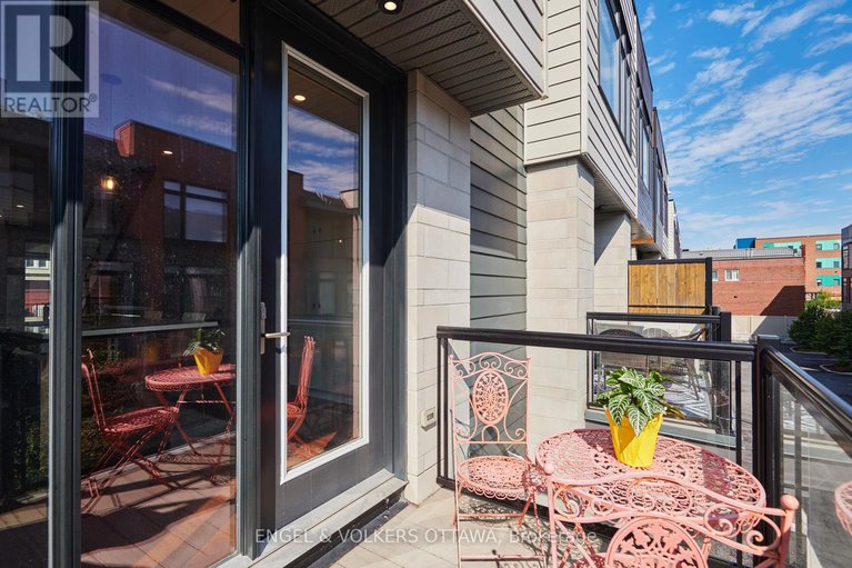 28835279/353e-booth-street/west-centre-town/ottawa/ontario/K1R7K1_22