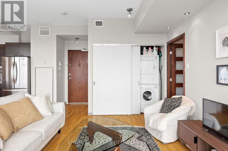 28813803/823-349-mcleod-street/ottawa-centre/ottawa/ontario/K2P0S1_14