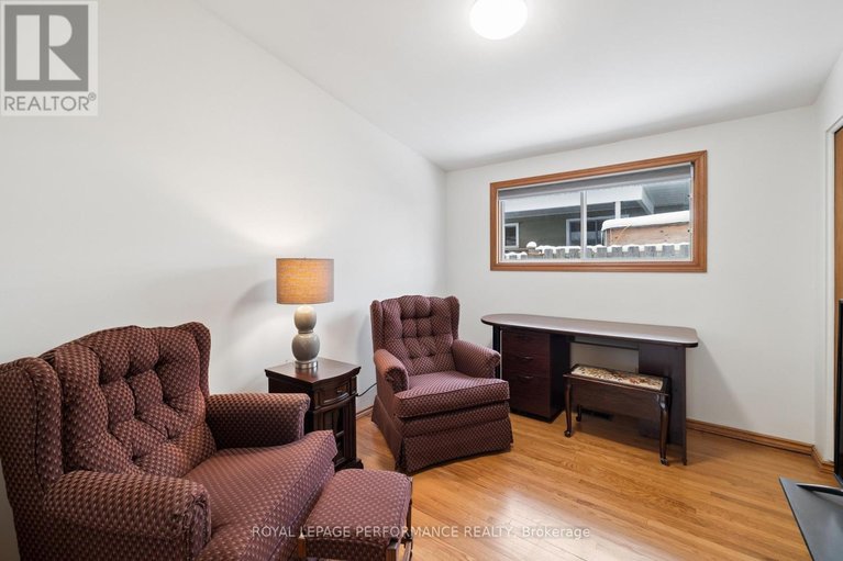 29578731/1989-michigan-avenue/urbandale-acres/ottawa/ontario/K1H6Y1_16