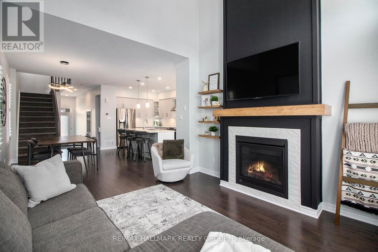 28862057/754-cairn-crescent/mer-bleuebradley-estatesanderson-park/ottawa/ontario/K1W0P4_15