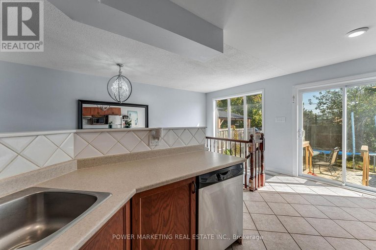 29015109/783-nesting-way/fallingbrookgardenway-south/ottawa/ontario/K4A3X6_32