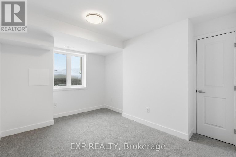 29306016/1007-silhouette-private/cedargrovefraserdale/ottawa/ontario/K2J4S3_18