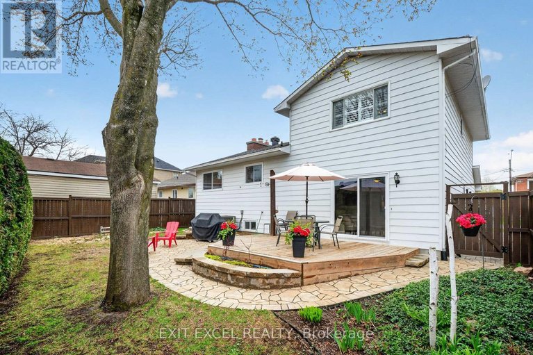 29684997/1554-rosebella-avenue/blossom-parkkemp-parkfindlay-creek/ottawa/ontario/K1T1E8_39