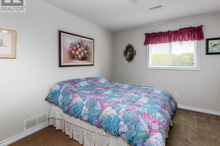 28461946/32-mika-street/stittsville-north/ottawa/ontario/K2S1K8_21