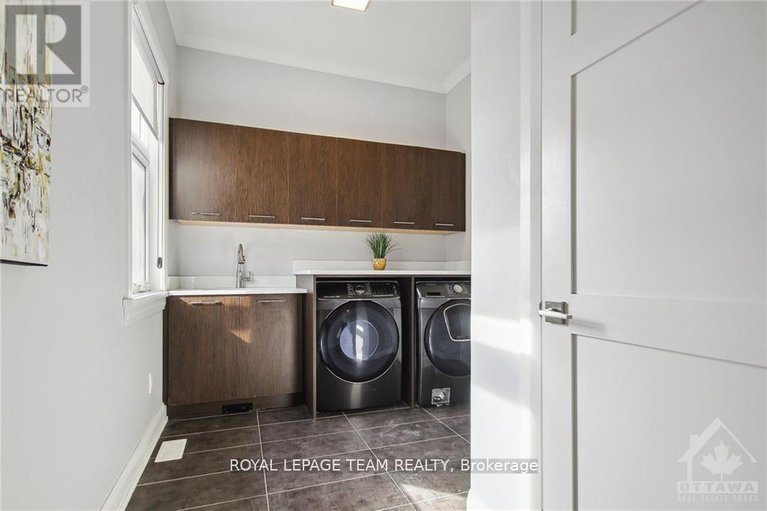 28424463/525-leimerk-court/manotick-village-manotick-estates/ottawa/ontario/K4M0B2_21