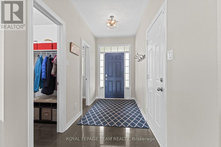 28539226/43-hibiscus-way/cedargrovefraserdale/ottawa/ontario/K2J6A5_4