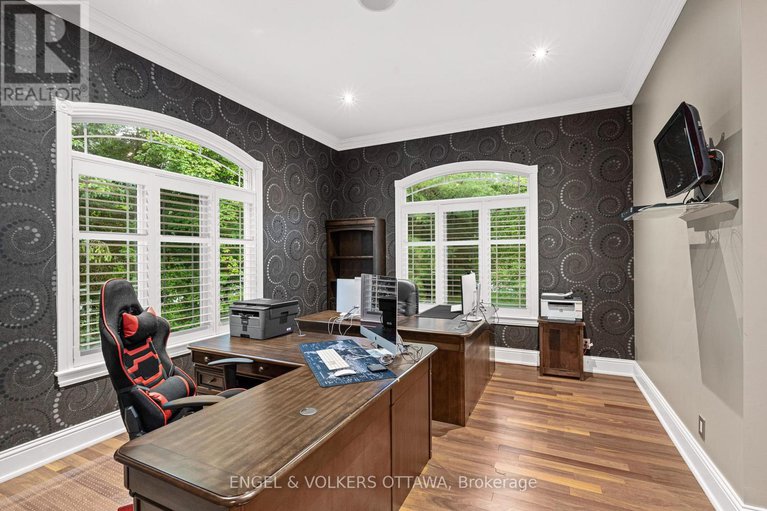 28466123/5800-queenscourt-crescent/manotick-east-to-manotick-station/ottawa/ontario/K4M1K3_21