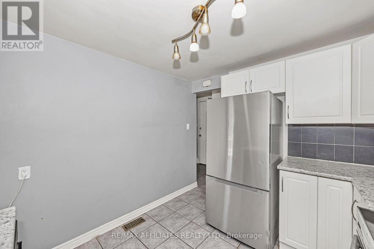 28159243/67-392-garden-glen-private/meadowlandscrestview/ottawa/ontario/K2G1E4_16