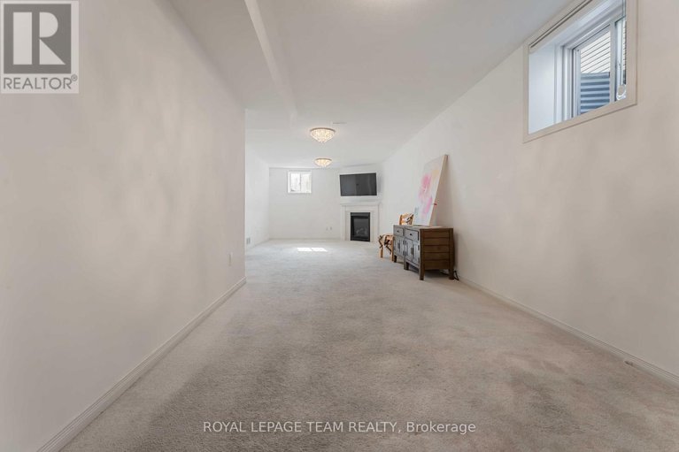 28929396/359-melodie-street/mer-bleuebradley-estatesanderson-park/ottawa/ontario/K1W0L8_38