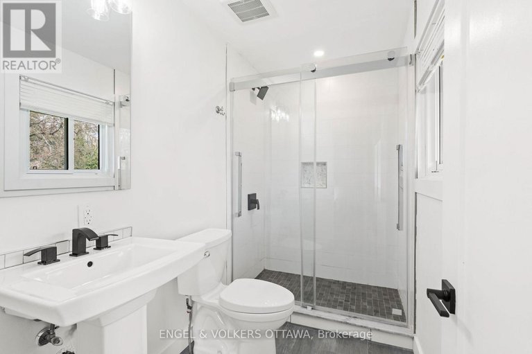 28294344/70-varley-drive/beaverbrook/ottawa/ontario/K2K1H2_24