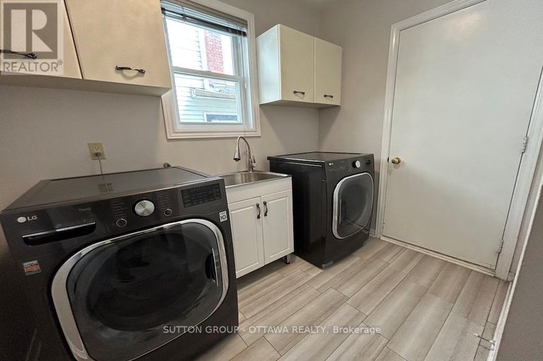 28486818/32-cellini-court-w/hunt-club-park/ottawa/ontario/K1G5K3_22