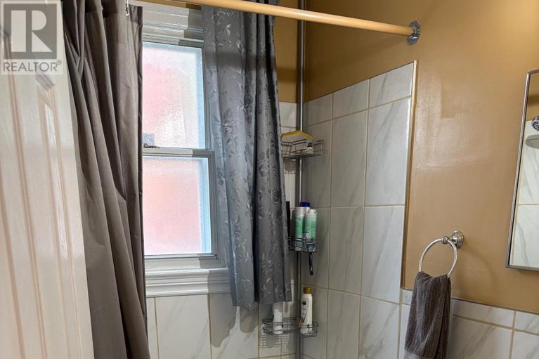 28433630/1123-secord-avenue/billings-bridge/ottawa/ontario/K1H8C9_13