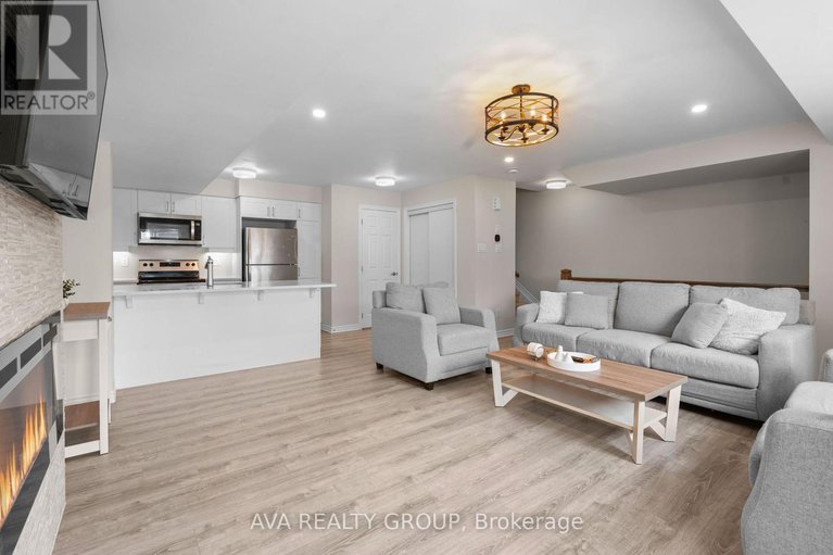 28953879/304-lapland-private/emerald-meadowstrailwest/ottawa/ontario/K2V0S2_6