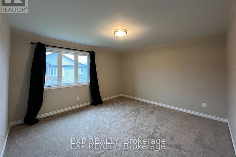 28364468/53-craig-street/village-of-russell/russell/ontario/K4R1A6_8