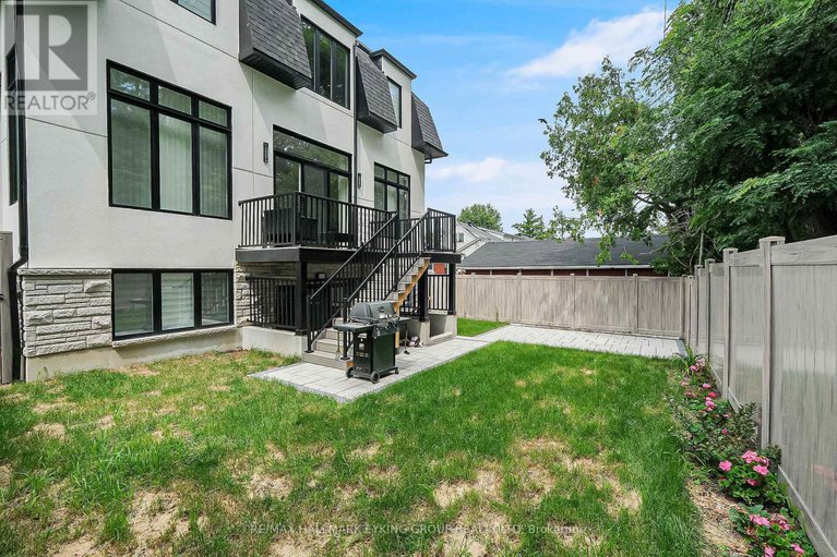 29283028/623-rowanwood-avenue/mckellarhighland/ottawa/ontario/K2A3E3_47