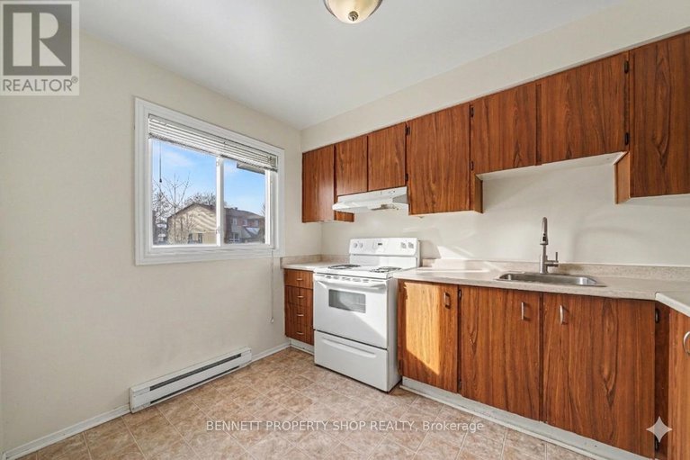 29448215/37-pixley-private/riverview-park/ottawa/ontario/K1G4C3_7