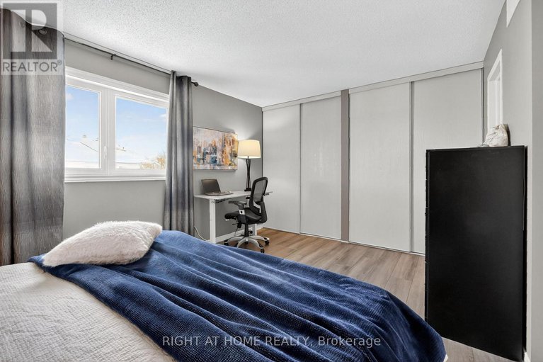 29164744/812-nesting-way/fallingbrookgardenway-south/ottawa/ontario/K4A3X2_24