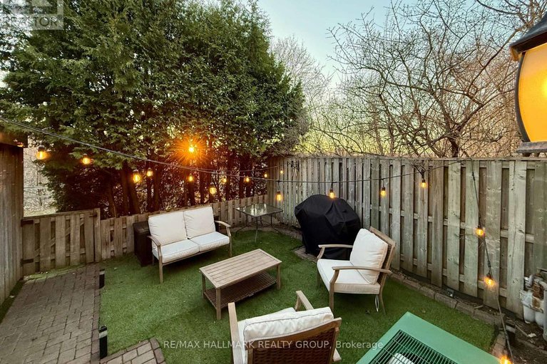 29673890/34-55-bering-court/katimavik/ottawa/ontario/K2L2B8_27