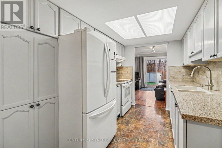 29613815/41-hunterswood-crescent/hunt-club-park/ottawa/ontario/K1G5V7_12