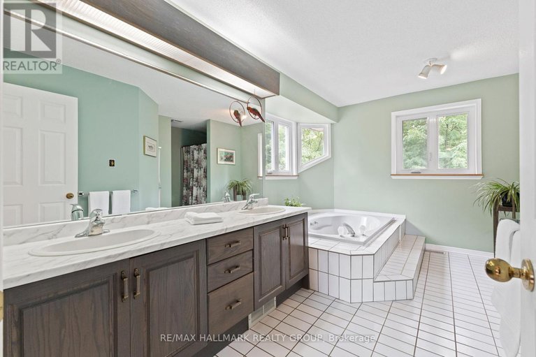 28835565/1103-rideau-bend-crescent/manotick-east-to-manotick-station/ottawa/ontario/K4M1B6_23