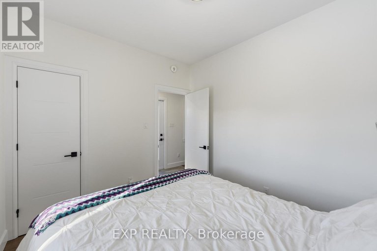 29677921/158-marier-avenue/vanier/ottawa/ontario/K1L5S1_18