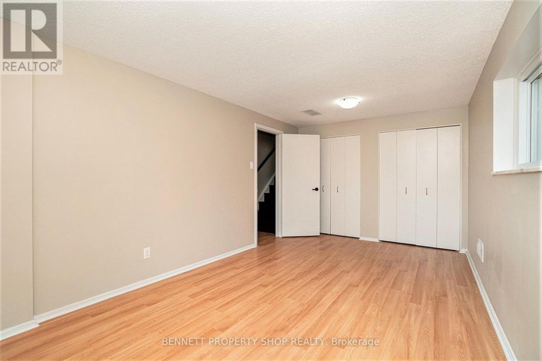 28985816/2606-egan-road/mooneys-bayriverside-park/ottawa/ontario/K1V8N1_13
