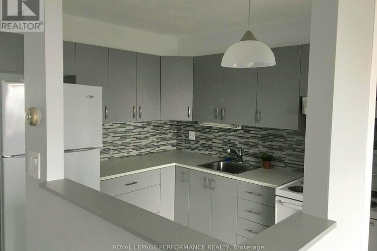 28598401/1113-20-chesterton-drive-w/borden-farmstewart-farmcarleton-heightsparkwood-hills/ottawa/ontario/K2E6Z7_9