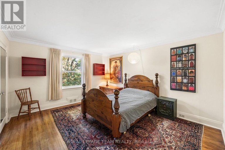 29064217/516-kenwood-avenue/mckellarhighland/ottawa/ontario/K2A0L6_23