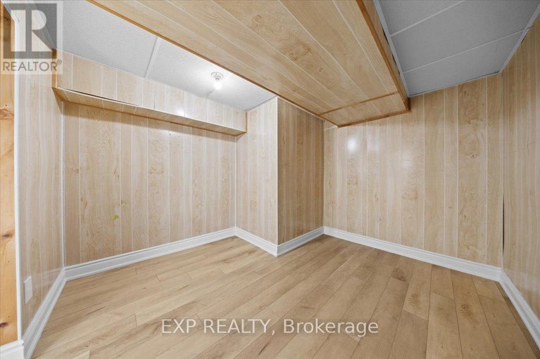 29178541/290-elderberry-terrace/chatelaine-village/ottawa/ontario/K1E1Z1_32