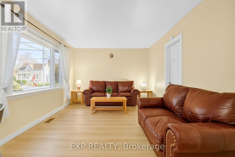 29318252/41-hwy-5-w-street/morrisburg/south-dundas/ontario/K0C1X0_4