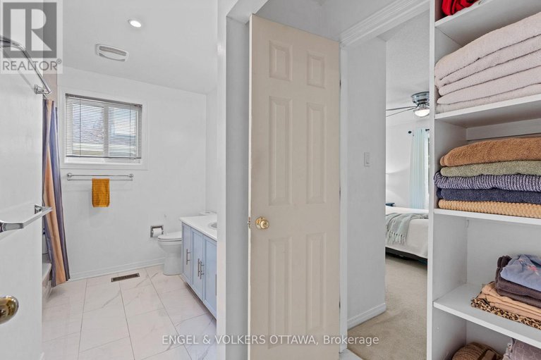 28550043/4-collingwood-crescent/morgans-grantsouth-march/ottawa/ontario/K2K2G6_36