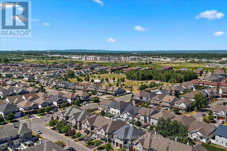 29246573/416-rochefort-circle/avalon-west/ottawa/ontario/K4A0M8_39