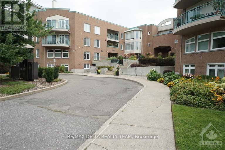 28176941/302a-62-donald-street/overbrook/ottawa/ontario/K1K1N2_1
