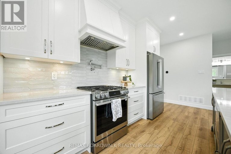 29602220/665-drummond-5b-concession/drummond-n-elmsley-drummond-twp/drummondnorth-elmsley/ontario/K7H3C8_36