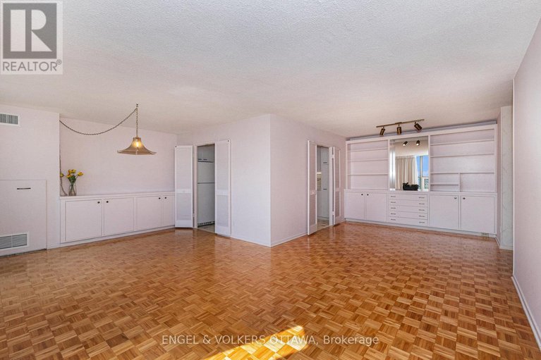 28919458/1110-2951-riverside-drive/mooneys-bayriverside-park/ottawa/ontario/K1V8W6_14